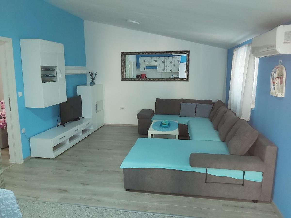 Apartman Ana Štinjan Eksteriør bilde