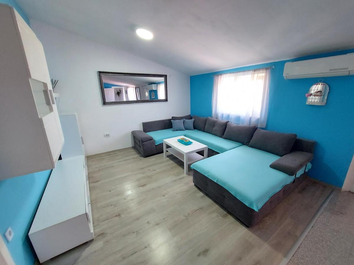 Apartman Ana Štinjan Eksteriør bilde